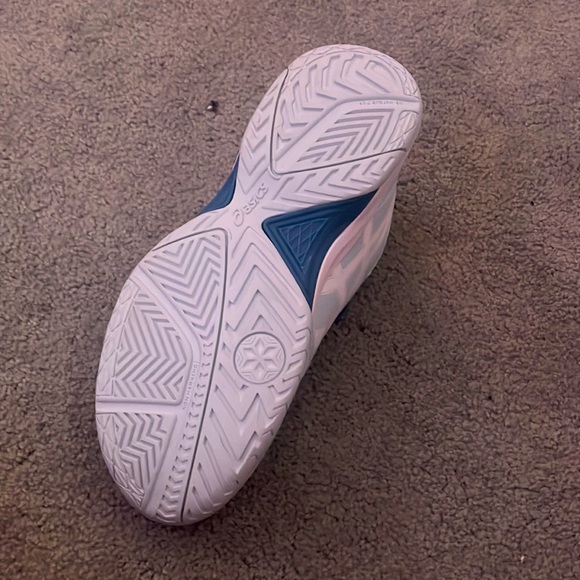 Blue volleyball shoes NEVER WORN - Picture 3 of 3